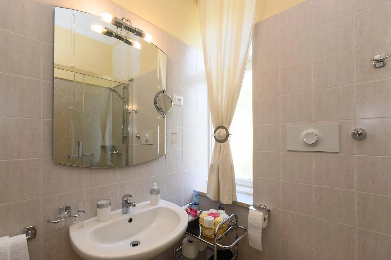 Apartments Villa Salona Opatija 0*,