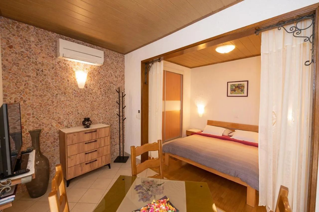 Apartments Villa Salona Opatija 0*,